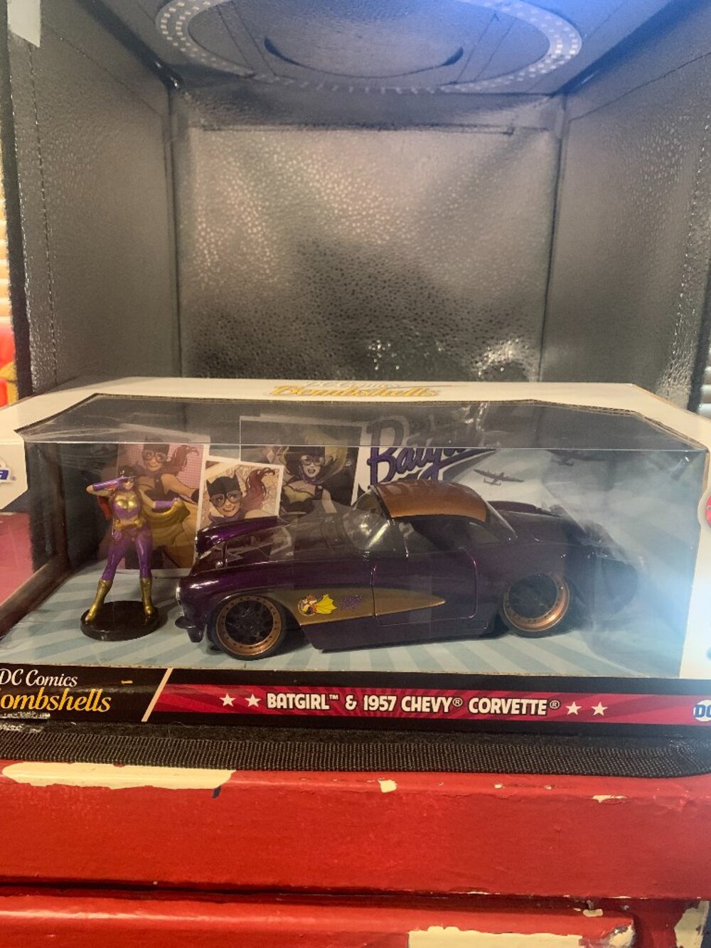 1:24 Jada DC Bombshells Batgirl & 1957 Chevy Corvette NEW IN BOX